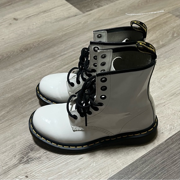 Dr. Martens 1460 Women's Patent Leather Lace Up Boots White Size 6 - Picture 12 of 15
